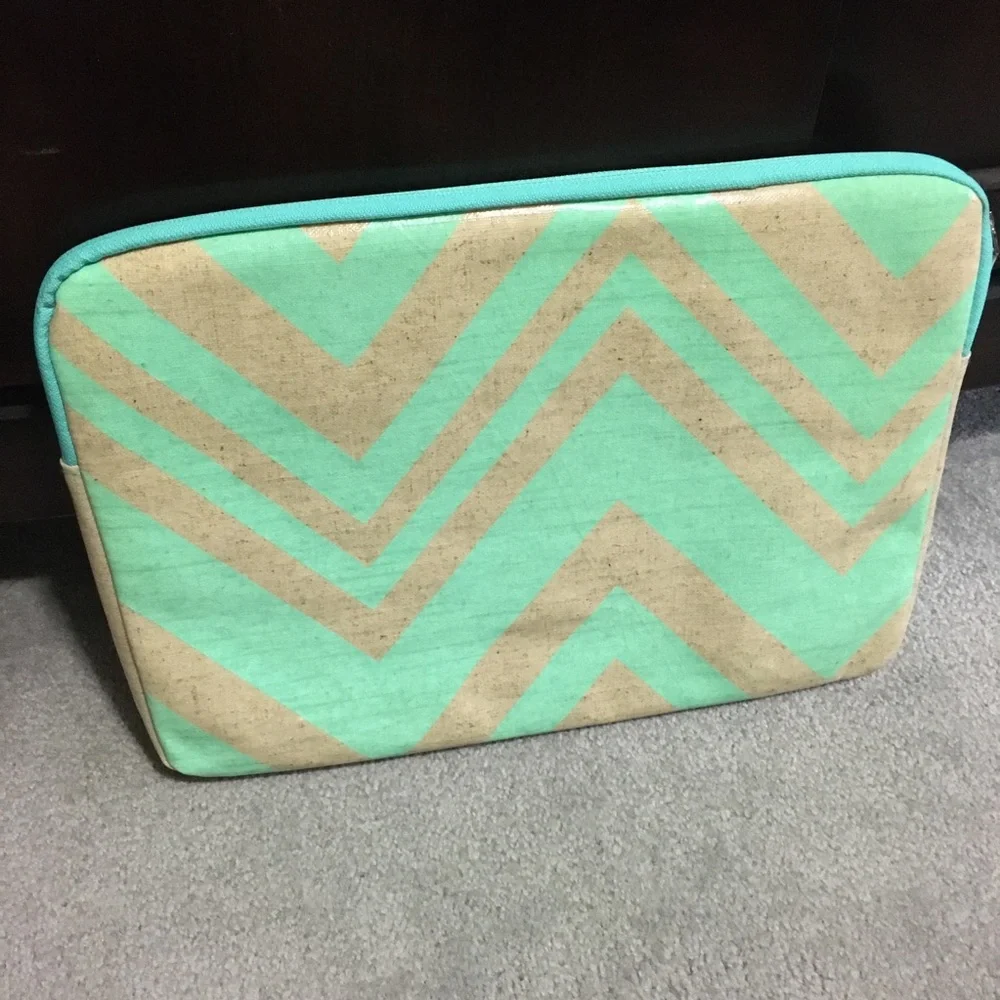 15-16” Laptop Sleeve, Studio C